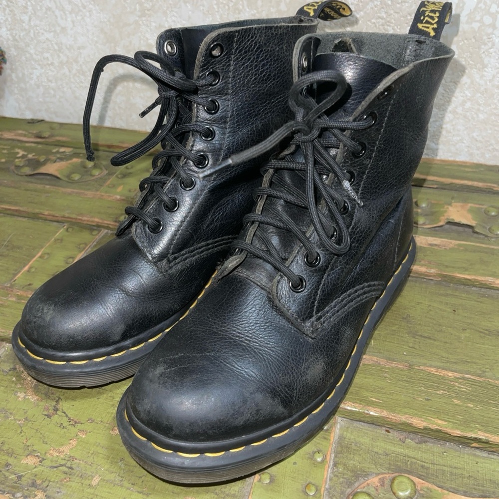Dr. Martens Black Lace-Up Boots Women’s Size 6